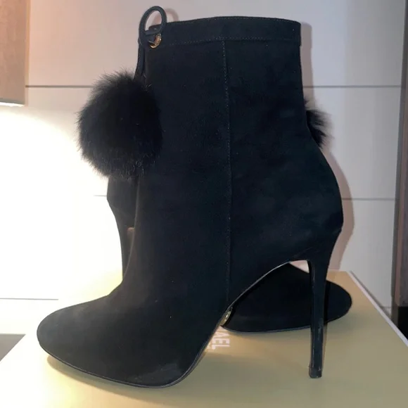 Michael Kors Remi Bootie Size 7.5 - Picture 1 of 7